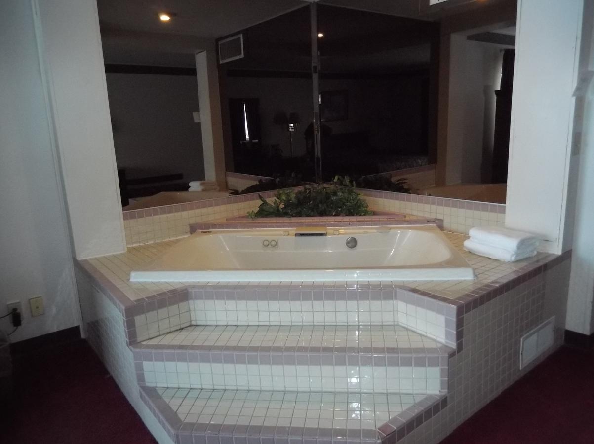 Cadillac Sands Resort מראה חיצוני תמונה
